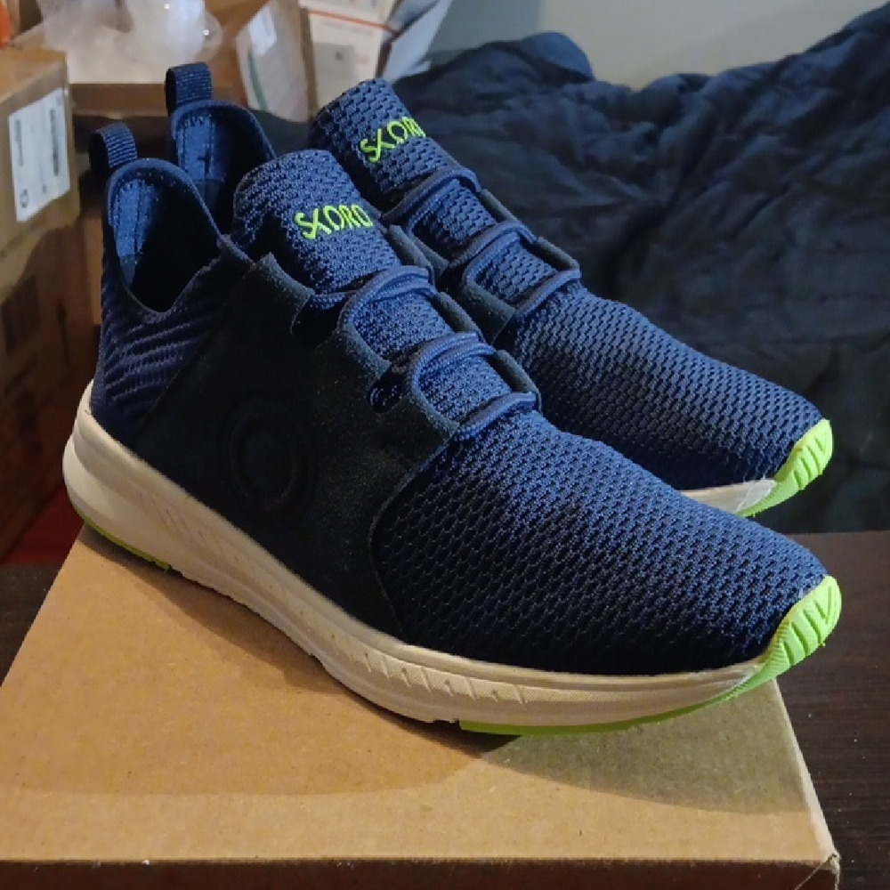 Skora Navy and Green Running Shoes Mens 8 Womens 9.5 EUC - Picture 2 of 8